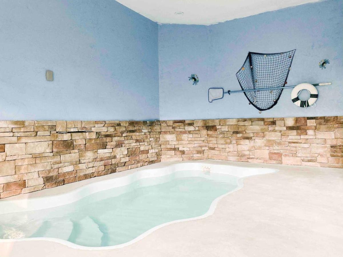 Splash Of Moonshine -Heated Indoor Pool, Hot Tub, Arcade Game Room ピジョンフォージ エクステリア 写真